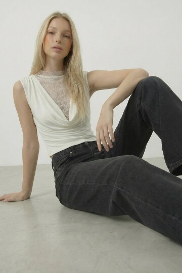 Dantelli Degaje Yaka Bluz