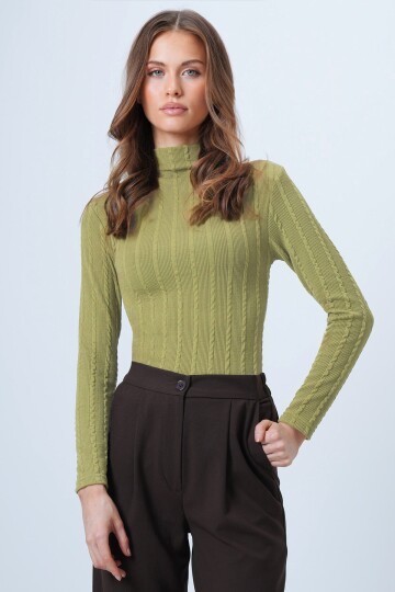 Dik Yaka Ajurlu Likralı Triko Kumaş Bluz