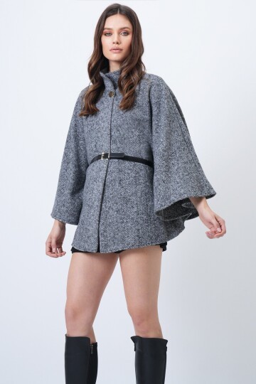 Dik Yaka Düğmeli Kemerli Panço