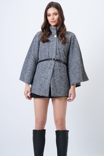 Dik Yaka Düğmeli Kemerli Panço