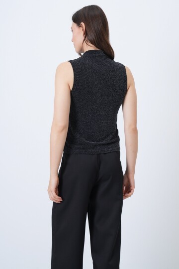 Dik Yaka Kolsuz Simli Bluz