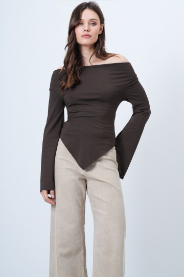 Drape Yaka Asimetrik Kesim Bluz