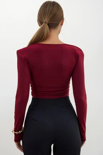 Drapeli V Yaka Aksesuar Detaylı Crop Bluz