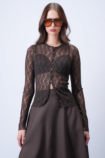 Kahverengi Düğmeli Dantel Bluz