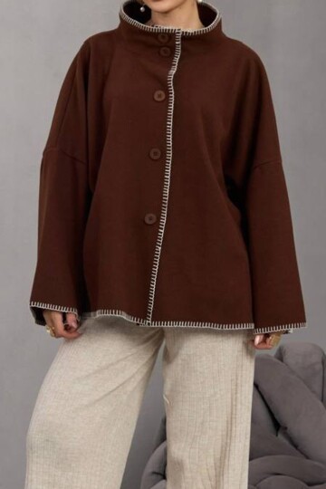 Düğmeli Geniş Kollu Kontrast Dikişli Yırtmaçlı Kaban