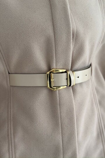 Düğmeli Kemer Detaylı Suni Kürk Yaka Panço