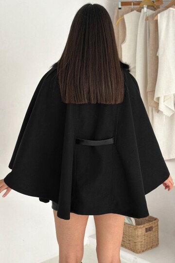 Düğmeli Kemer Detaylı Suni Kürk Yaka Panço