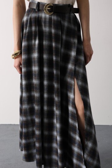 Ekoseli Kemerli Yüksek Bel Yırtmaç Detaylı Maxi Boy Etek