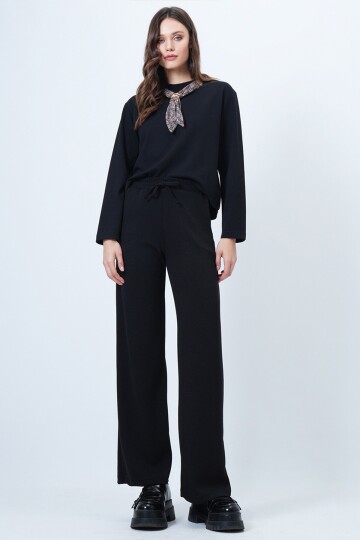 Fular Detaylı Sweatshirt Ve Beli Lastikli Geniş Paça Eşofman Takım