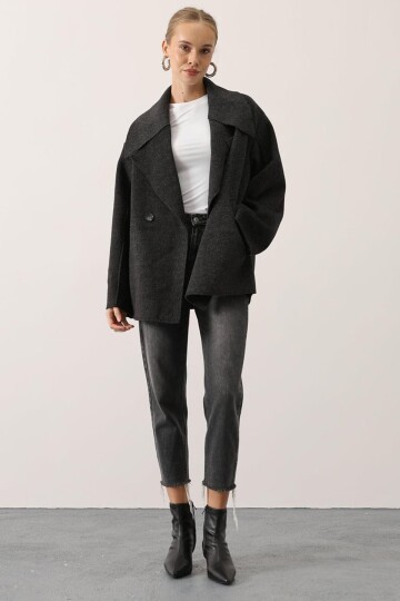 Geniş Yaka Çift Cepli Kaşe Ceket