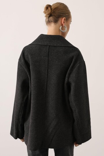 Geniş Yaka Çift Cepli Kaşe Ceket