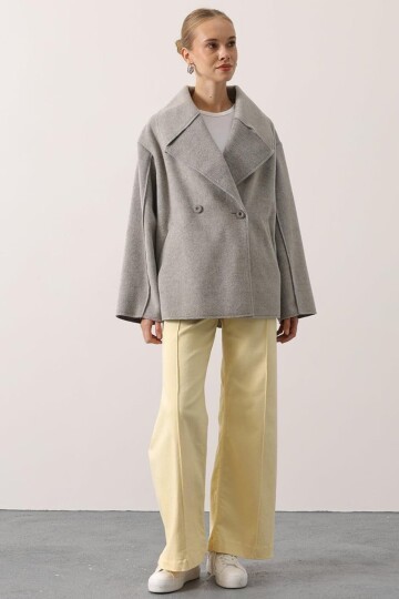 Geniş Yaka Çift Cepli Kaşe Ceket