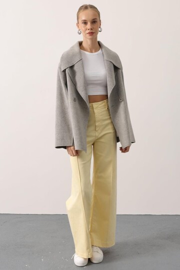 Geniş Yaka Çift Cepli Kaşe Ceket