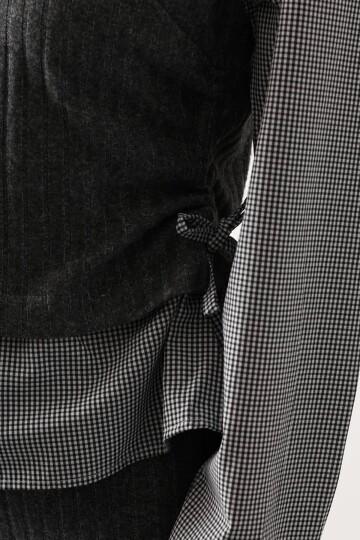 Gömlek Detaylı Büzgülü Bluz ve Beli Lastikli Pantolon Triko Takım