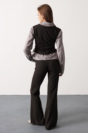 Gömlek Detaylı Büzgülü Bluz ve Beli Lastikli Pantolon Triko Takım