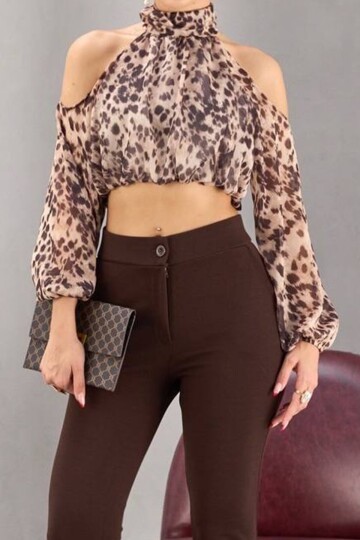 Halter Yaka Leopar Desenli Crop Bluz