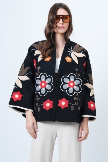 Kabartmalı Çiçek İşlemeli Oversize Ceket