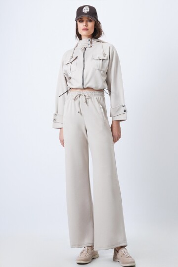 Kapüşonlu Çift Cepli Ceket ve Beli Lastikli Pantolon Takım