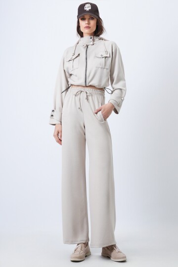 Kapüşonlu Çift Cepli Ceket ve Beli Lastikli Pantolon Takım