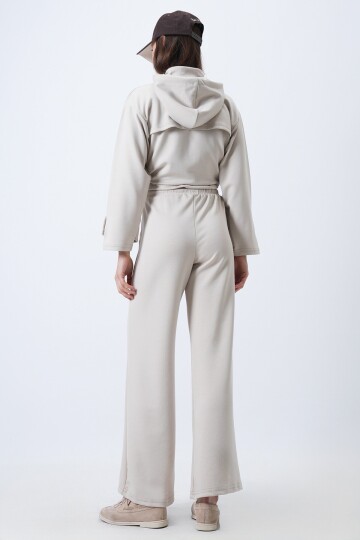 Kapüşonlu Çift Cepli Ceket ve Beli Lastikli Pantolon Takım