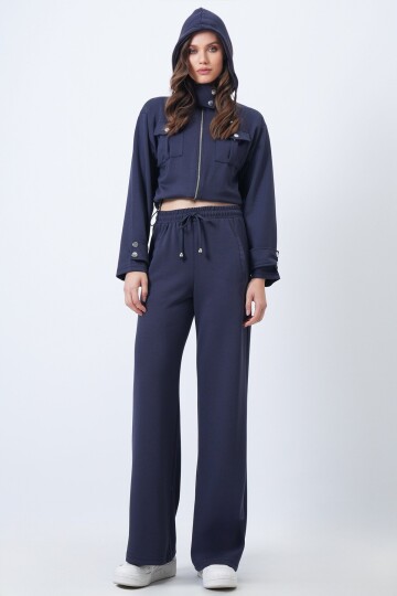 Kapüşonlu Çift Cepli Ceket ve Beli Lastikli Pantolon Takım