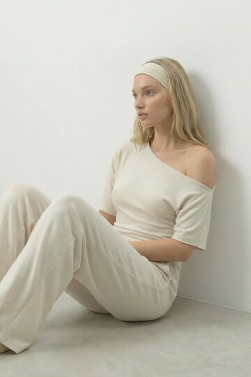 Kayık Yaka Bluz Ve Pantolon Takım