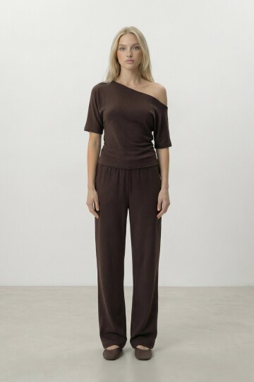 Kayık Yaka Bluz Ve Pantolon Takım