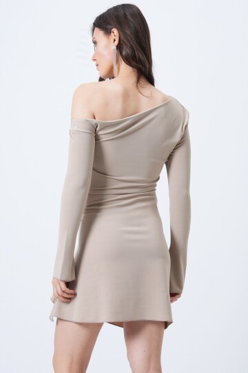 Kayık Yaka Drapeli Mini Elbise