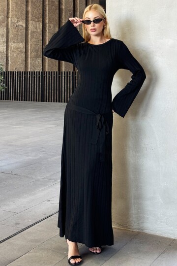 Kayık Yaka İspanyol Kol Kendinden Çizgili Bağlama Detaylı Triko Elbise