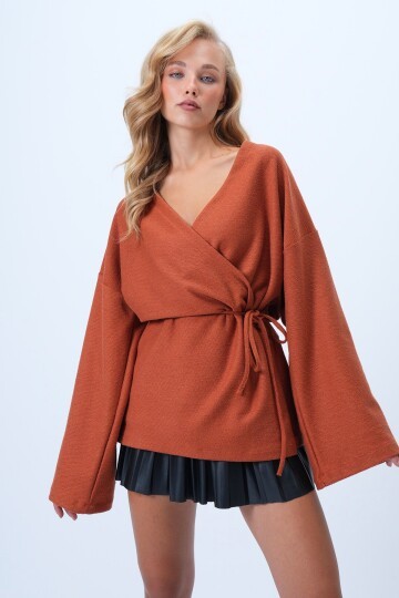 Kruvaze Kesim V Yaka Bağlama Detaylı Hırka