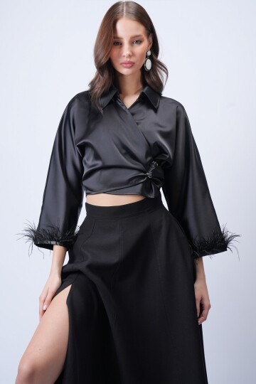 Siyah Kruvaze Püsküllü Bluz