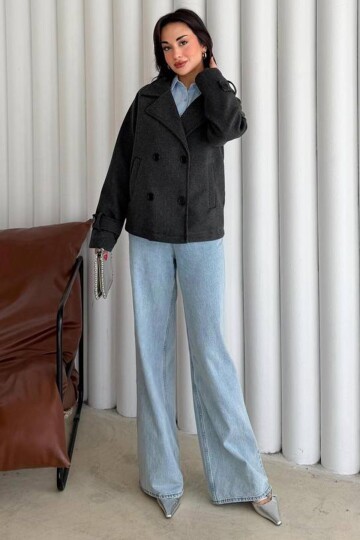 Kruvaze Yaka Çift Cepli Düğmeli Kaban