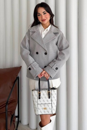 Kruvaze Yaka Çift Cepli Düğmeli Kaban