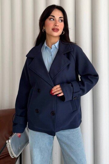 Kruvaze Yaka Çift Cepli Düğmeli Kaban