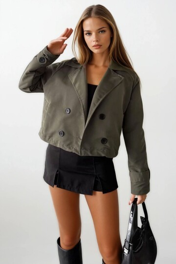 Kruvaze Yaka İçi Astarlı Kısa Trenç Ceket