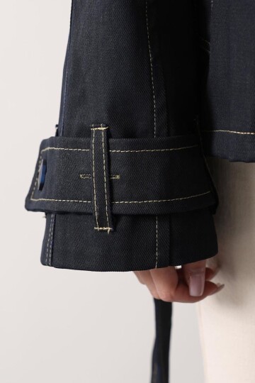 Kuşak Bağlamalı Astarlı Yıkamalı Denim Ceket