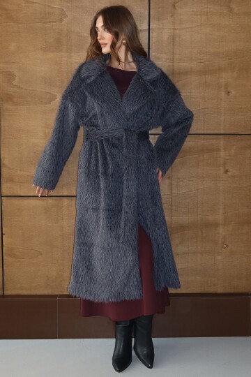 Kuşaklı Oversize Tüylü Şal Yaka Peluş Dokulu Uzun Kaban