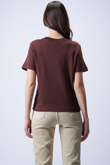 Kahverengi Likralı Kısa T-Shirt