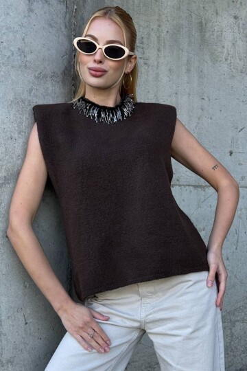 Omuz Vatkalı Yaka Detaylı Kolsuz Triko Bluz