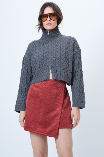 Örgü Desenli Fermuarlı Triko Hırka