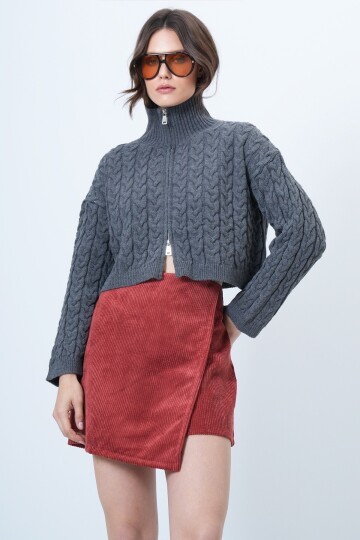 Örgü Desenli Fermuarlı Triko Hırka