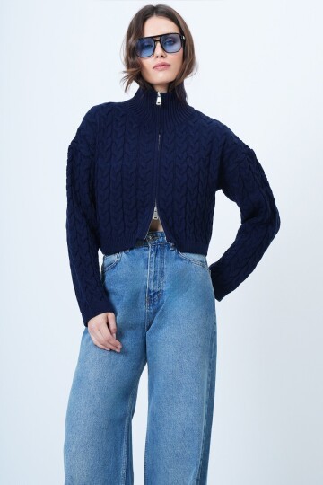 Örgü Desenli Fermuarlı Triko Hırka