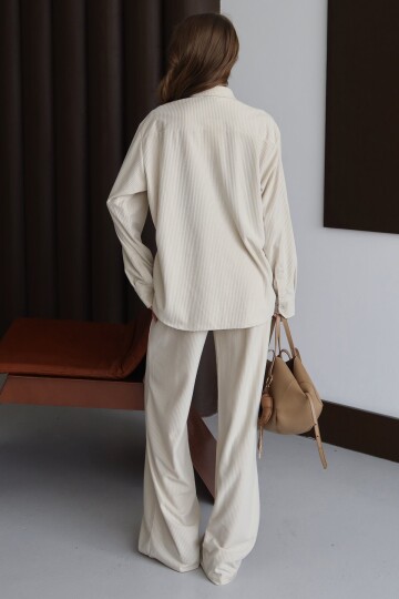 Oversize Düğmeli Cepli Rahat Kesim Dokulu Uzun Kollu Gömlek