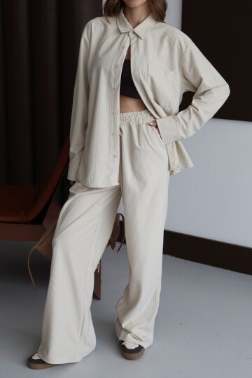 Oversize Düğmeli Cepli Rahat Kesim Dokulu Uzun Kollu Gömlek