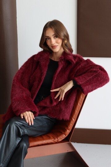 Oversize Geniş Yaka Düğmeli Peluş Dokulu Kısa Kaban
