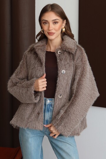 Oversize Geniş Yaka Düğmeli Peluş Dokulu Kısa Kaban