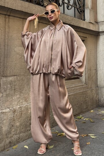 Polo Yaka Yarasa Kol Fermuar Kapamalı Ceket Ve Beli Lastlikli Pantolon Salaş Takım