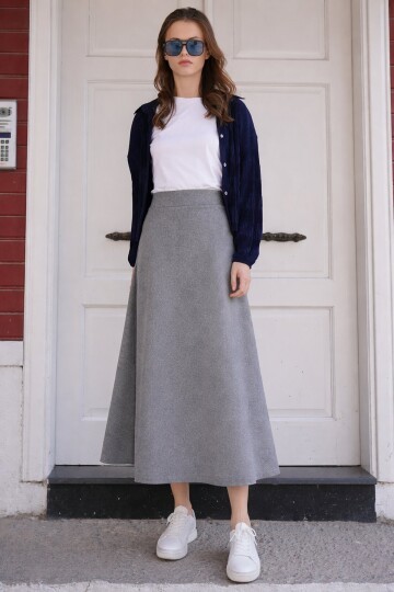 Süet Dokulu Geniş Kesim Midi Etek