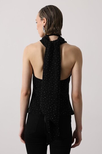 Taş Detaylı Halter Yaka Bağlamalı Bluz