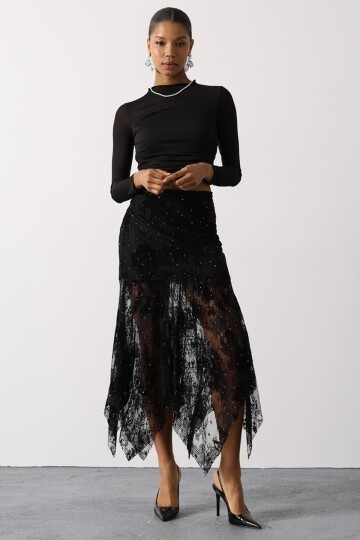 Taş İşlemeli Asimetrik Kesim Dantelli Etek